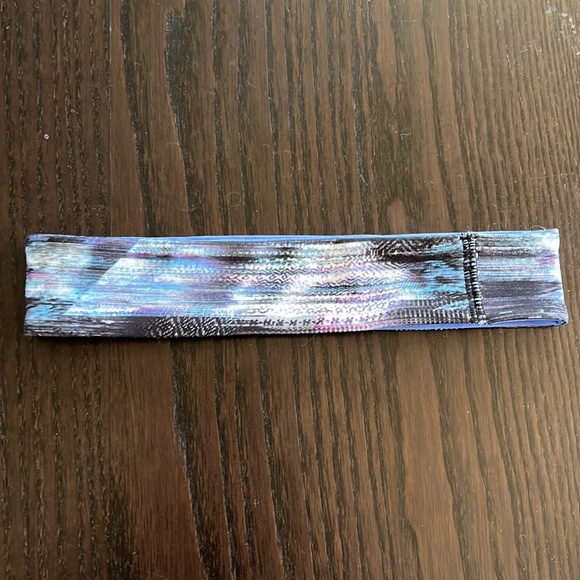 Ivivva headband, reversible - Picture 3 of 4